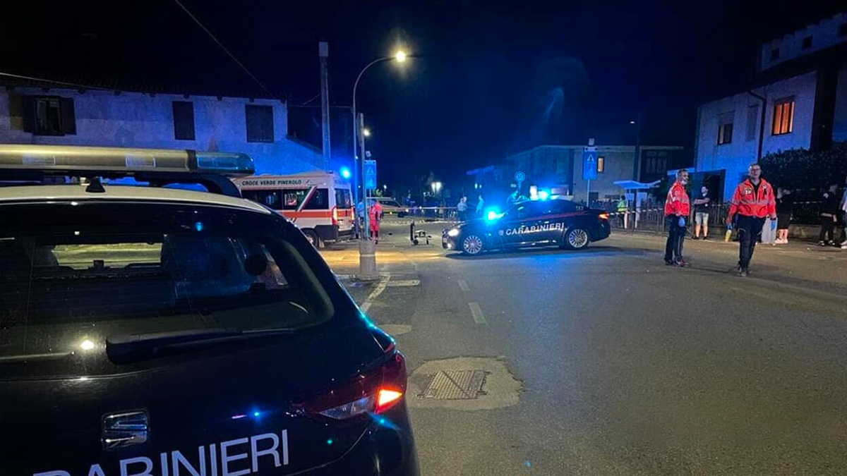 Omicidio stradale, 24enne uccide un pedone e ne ferisce un altro: attraversavano sulle strisce