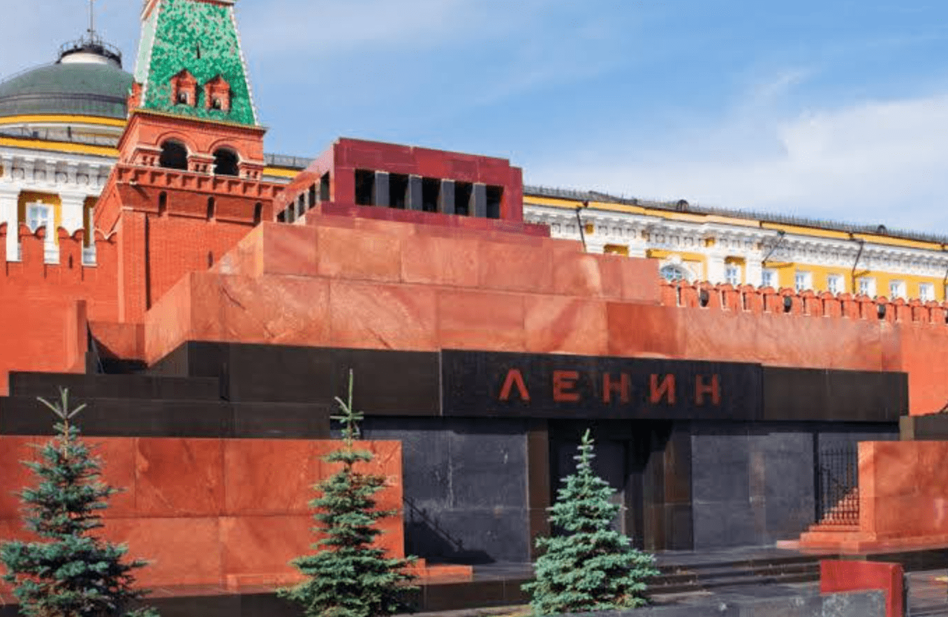 A Mosca una molotov contro il mausoleo di Lenin sulla piazza Rossa