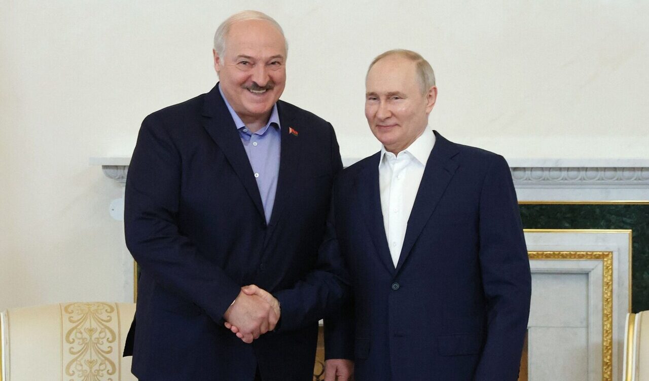 Lukashenko tra ironia e minaccia dice che il gruppo Wagner vuole marciare verso la Polonia Lukashenko tra ironia e minaccia dice che il gruppo Wagner vuole marciare verso la Polonia