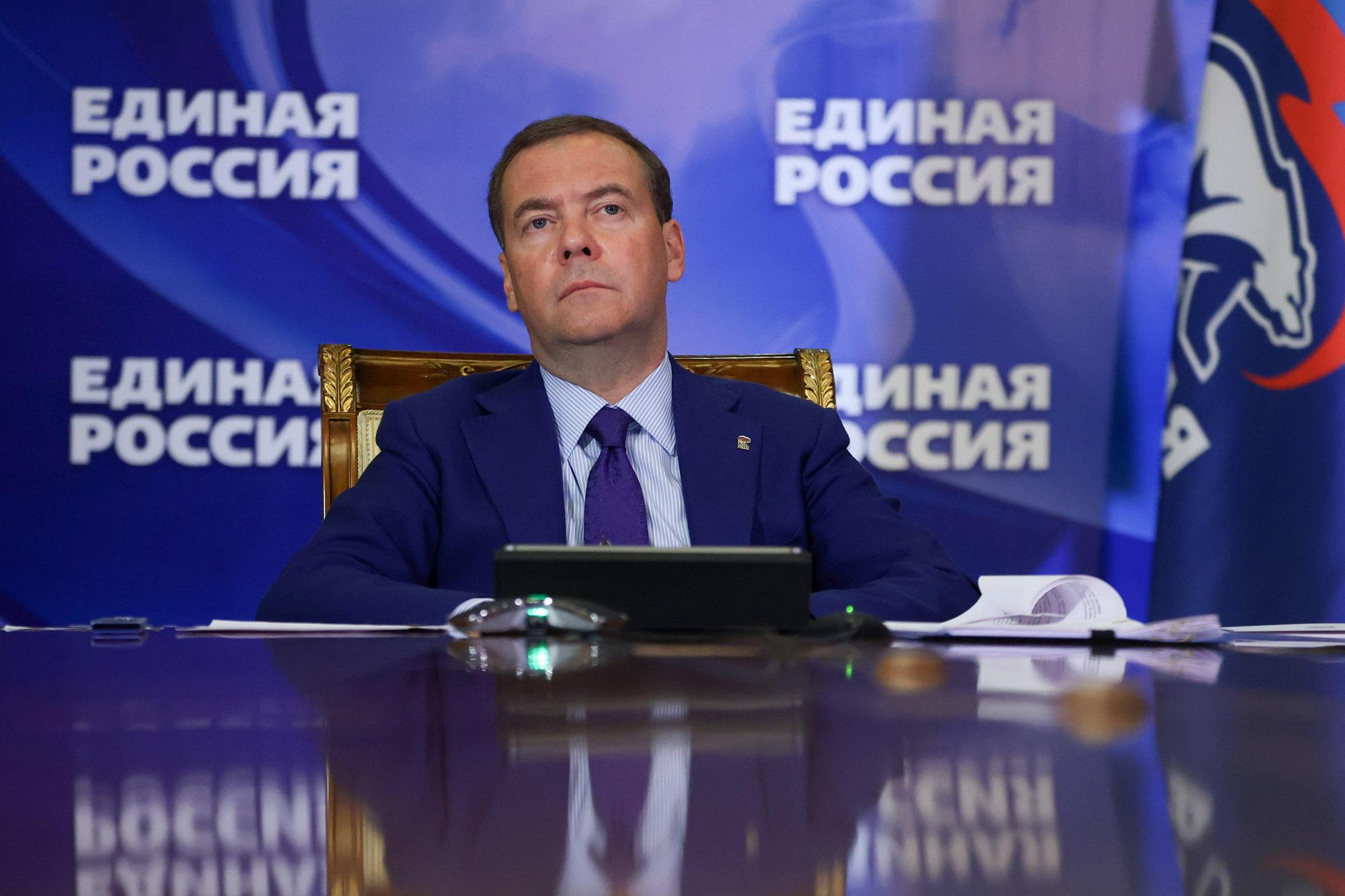 Ucraina, la proposta di pace di Medvedev: "Deve dissolversi e riconoscere che appartiene alla Russia"