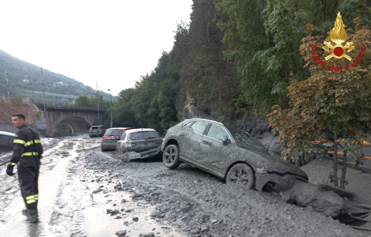 Tsunami di fango su Bardonecchia, 120 sfollati e 6 a bordo di un camper vivi per miracolo