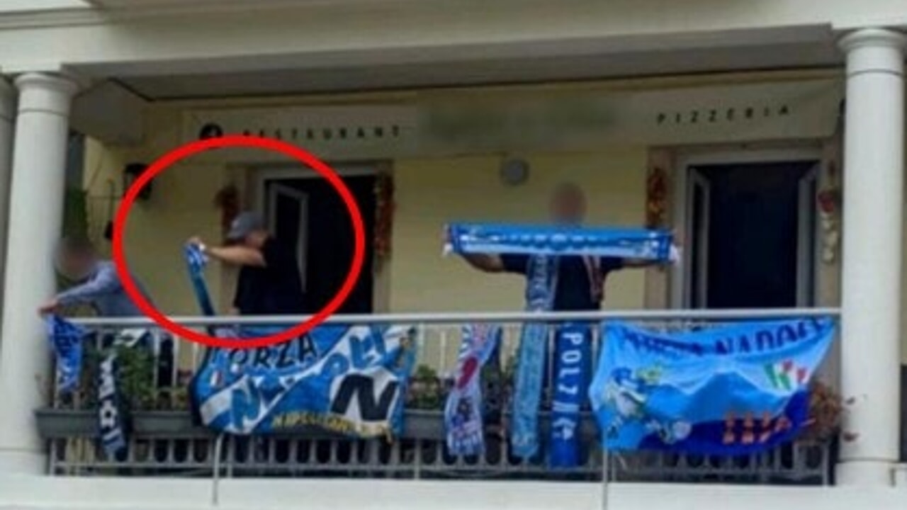 Camorrista latitante da 11 anni, preso a Corfù:  tradito dalle feste per il Napoli