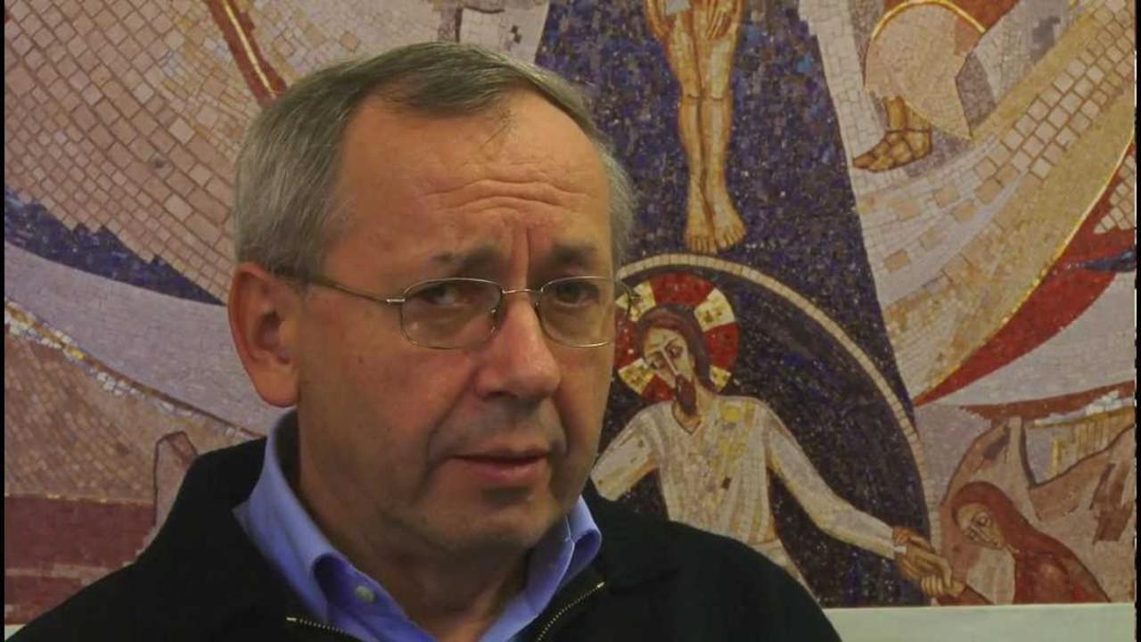 Il Vicario di Roma in soccorso di padre Rupnik accusato di abusi sessuali: ma il Papa lo sapeva?