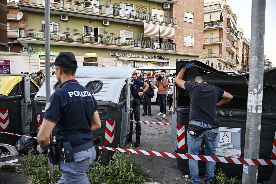 Infermiera uccisa in casa a coltellate a Monte Mario: ascoltato anche l'ex compagno Infermiera uccisa in casa a coltellate a Monte Mario: ascoltato anche l'ex compagno