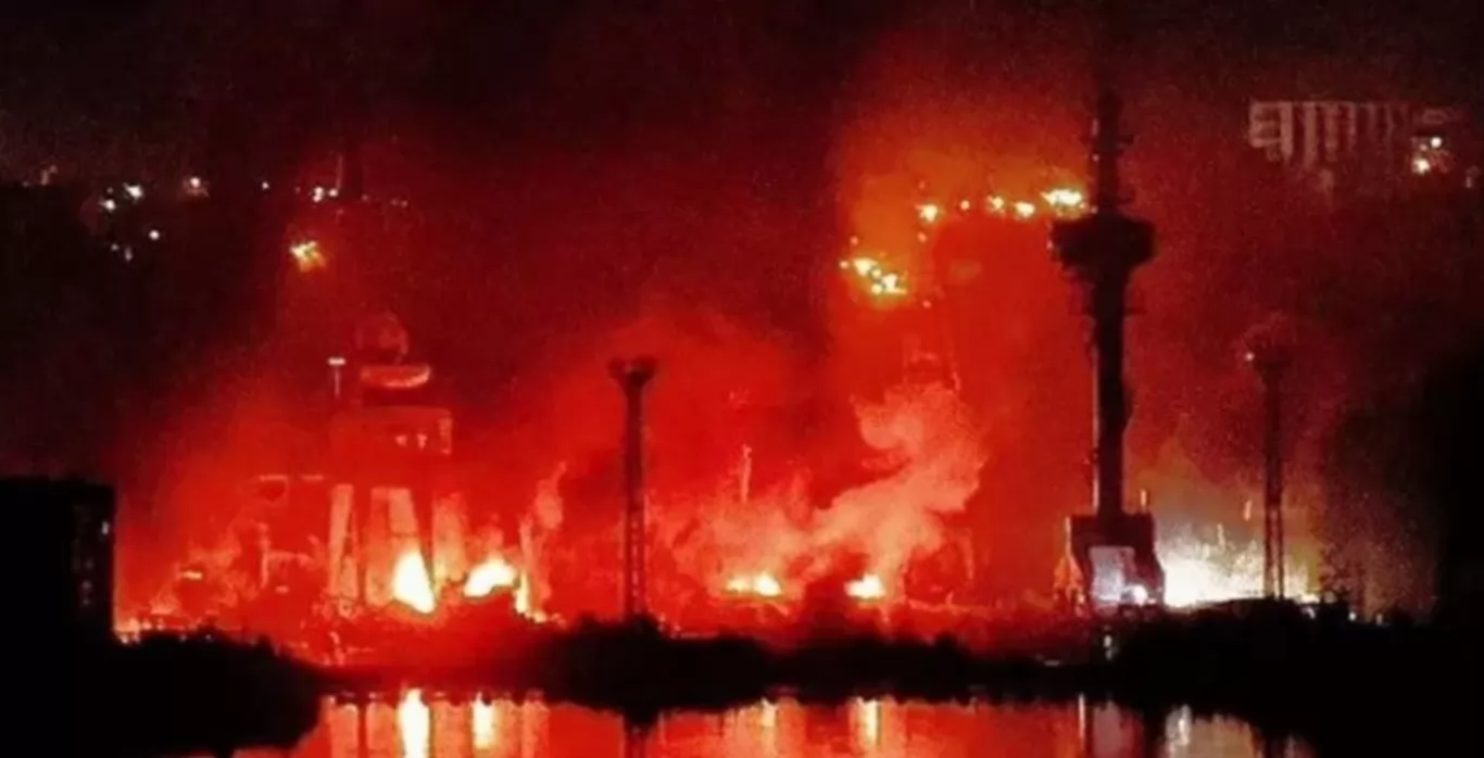 L'Ucraina attacca con i droni una nave russa nel Mar Nero: continua la pressione sulla Crimea