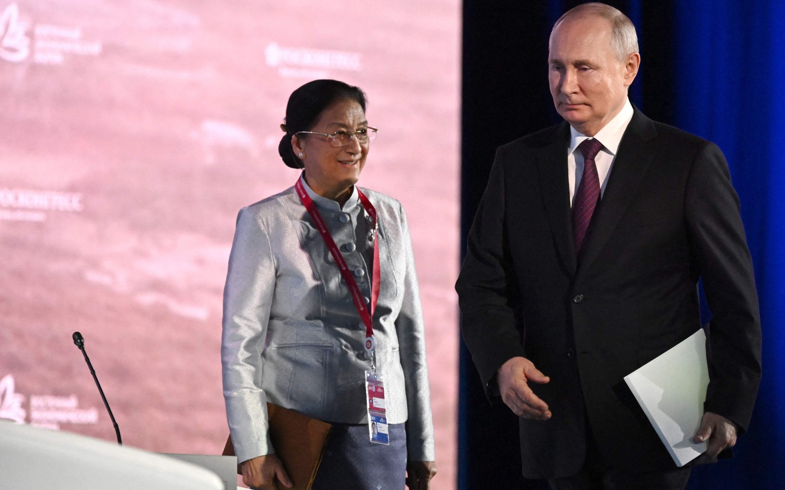 Vladimir Putin ha dichiarato che si sta preparando a una lunga guerra in Ucraina