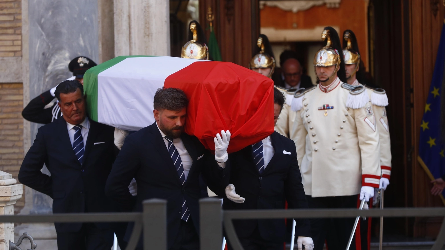 Giorgio Napolitano, iniziati i funerali di Stato laici: come funziona il cerimoniale