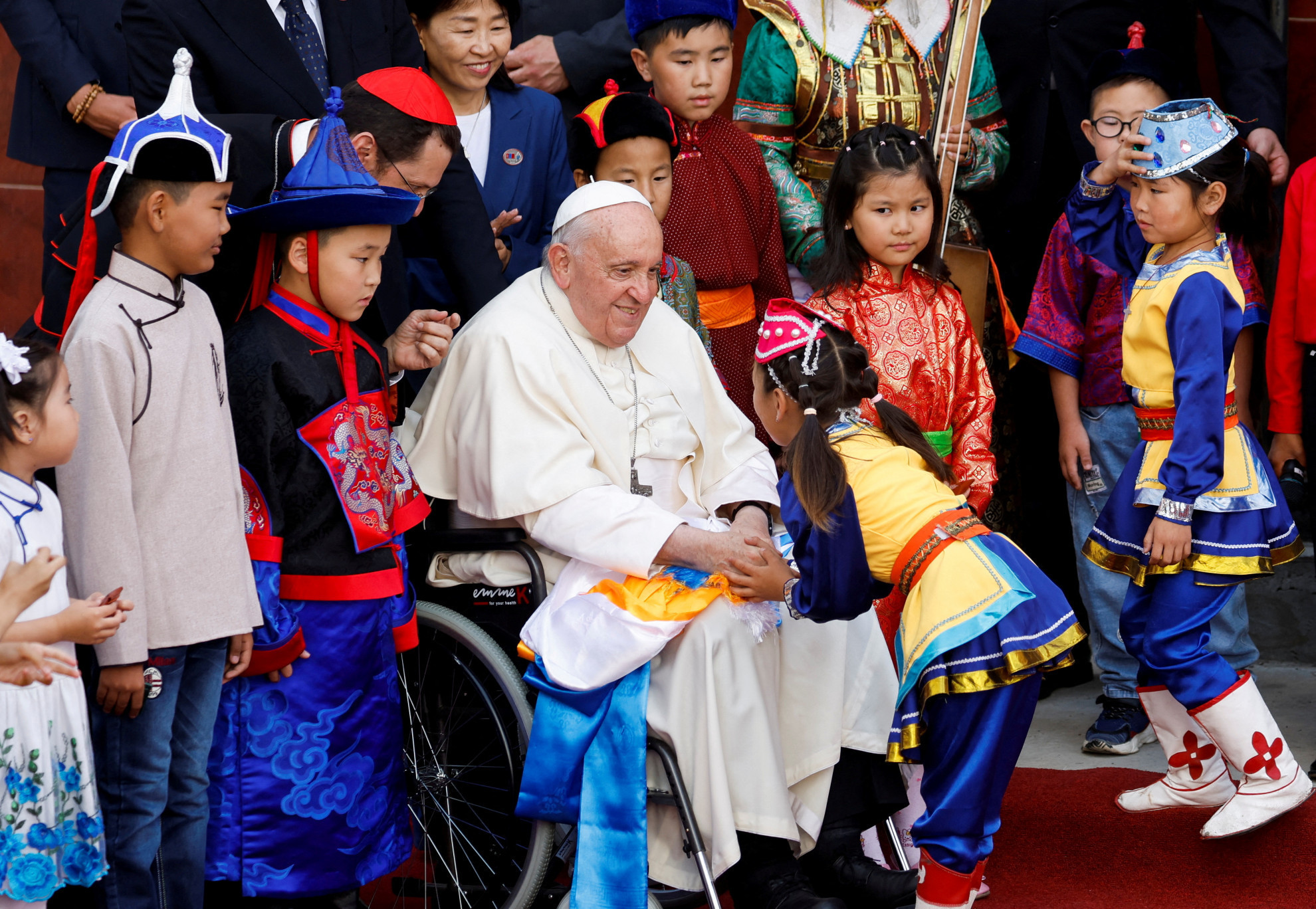 Papa in Mongolia alla ricerca di nuovi orizzonti di dialogo