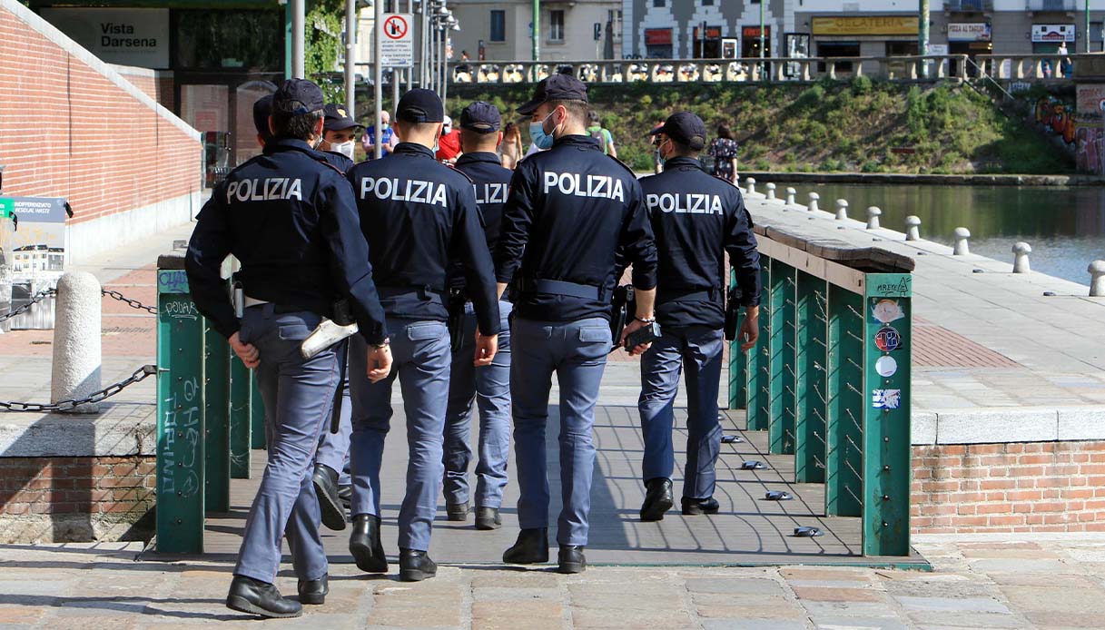 polizia-darsena-milano Un 23enne in coma dopo un pestaggio in zona Darsena: ad aggredirlo un 28enne tunisino