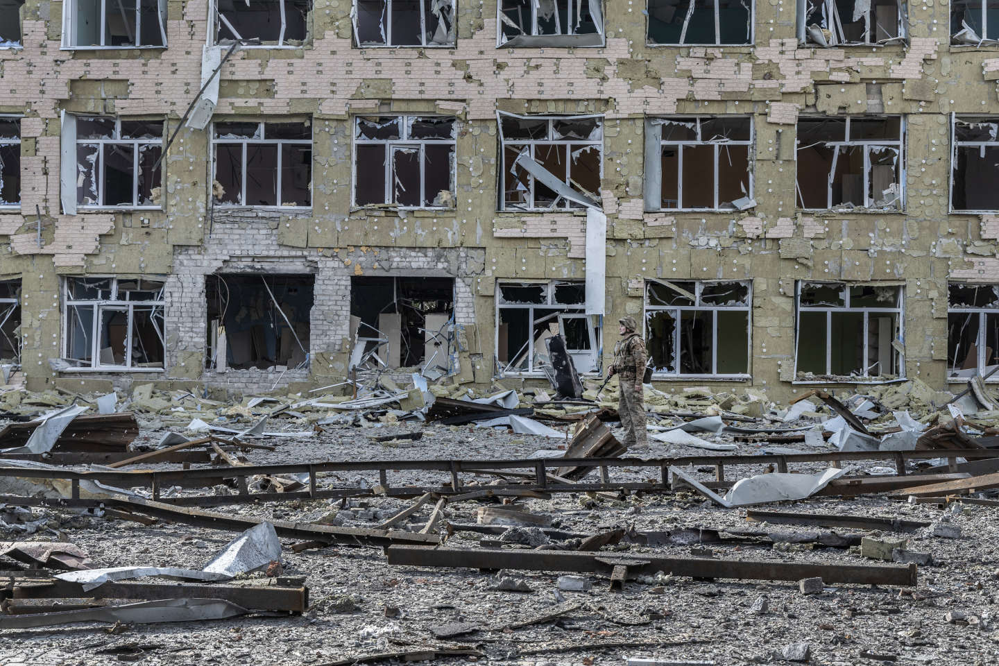 Forti bombardamenti russi contro Avdiivka: le truppe di Mosca cercano di circondare la città