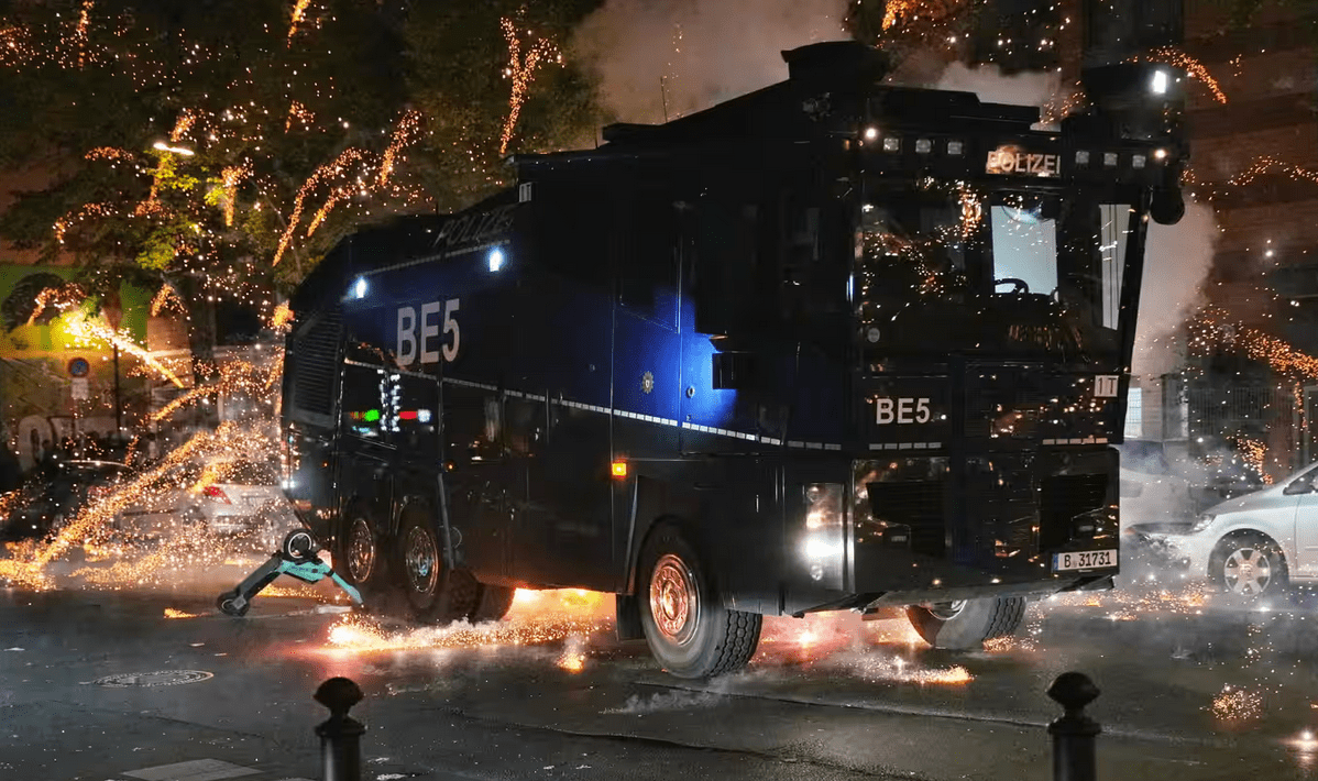 Proteste a Berlino contro le bombe su Gaza:  65 poliziotti feriti e 174 arresti