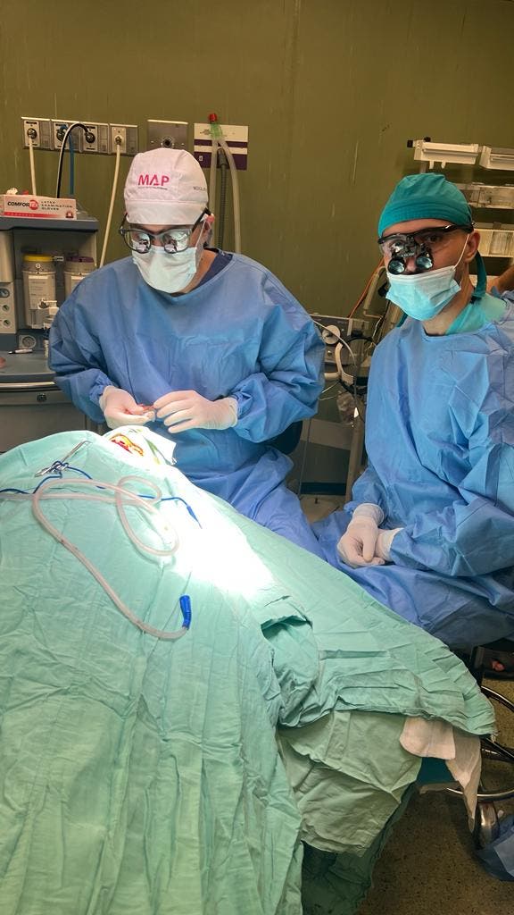 Il chirurgo britannico a Gaza: "Tsunami di feriti, il sistema crollerà presto" Il chirurgo britannico a Gaza: "Tsunami di feriti, il sistema crollerà presto"