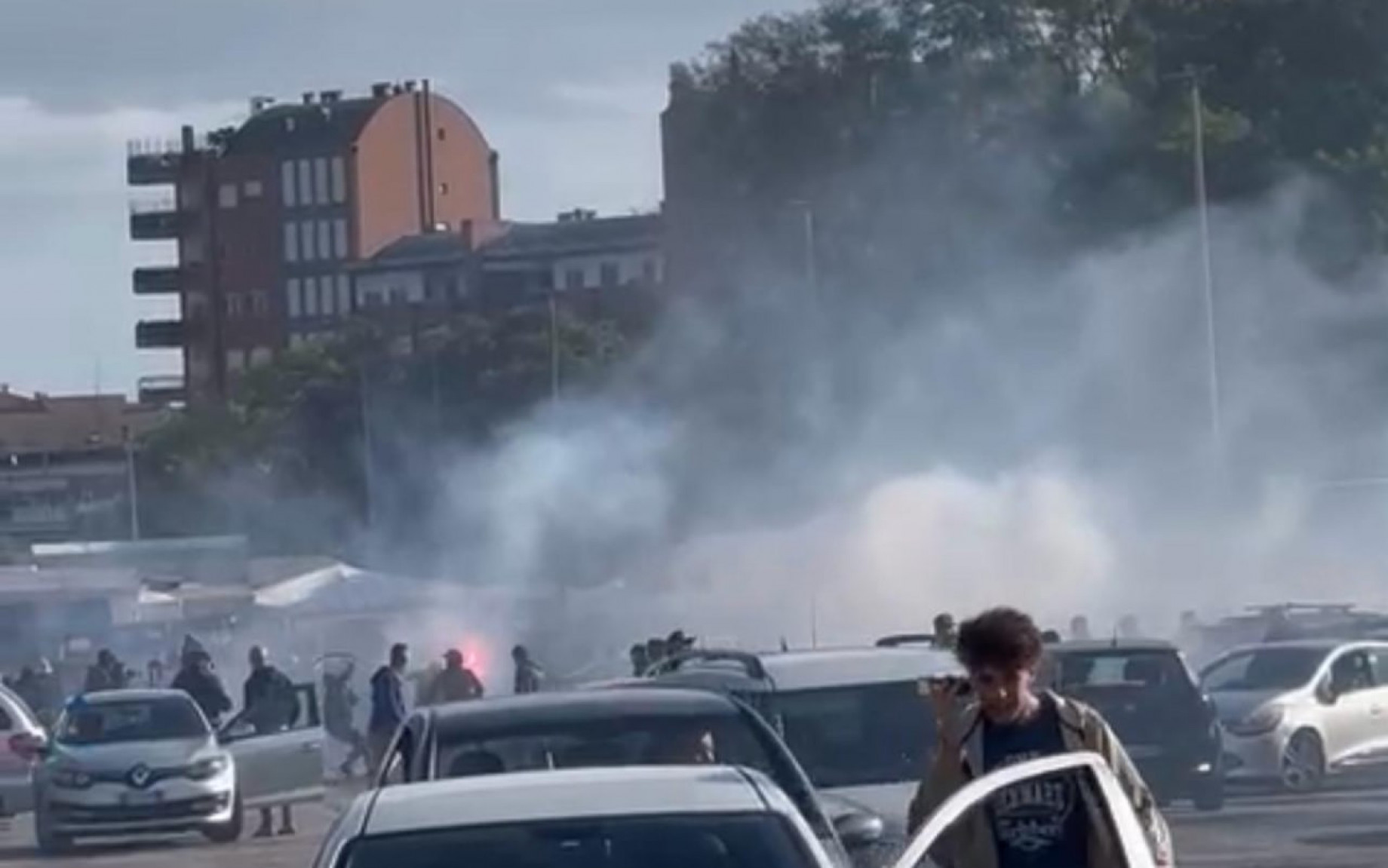 tifosi-verona-napoli Verona - Napoli, scontri tra tifosi incappucciati: 36 daspo per i napoletani