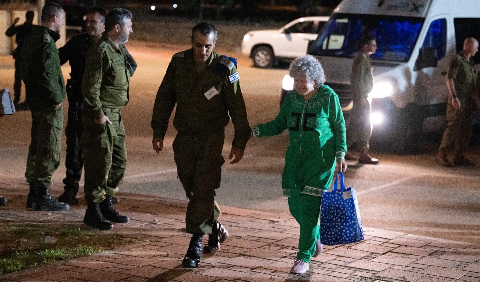 Una prigioniera di Hamas aveva saputo dalla radio che il figlio era stato ucciso