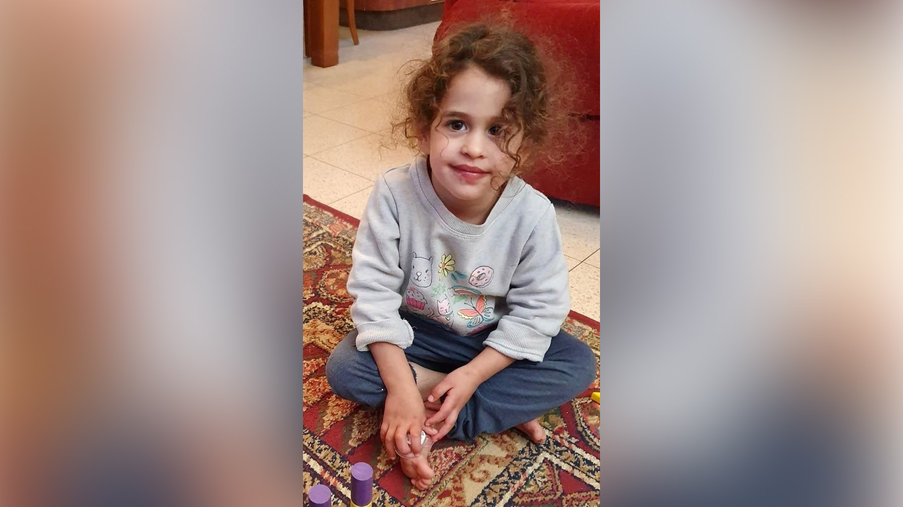 Hamas libera la piccola Abigal: ma è orfana perché i terroristi le hanno ucciso i genitori
