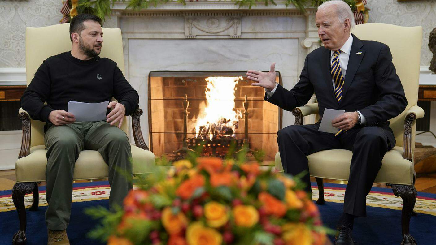 Ucraina, Biden: "Putin conta sul fatto che gli Stati Uniti non forniscano aiuti a Kiev"