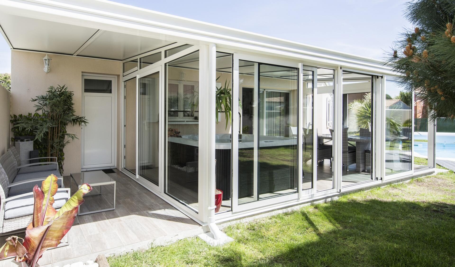 Exterior design: come valorizzare il giardino con un pergolato Exterior design: come valorizzare il giardino con un pergolato