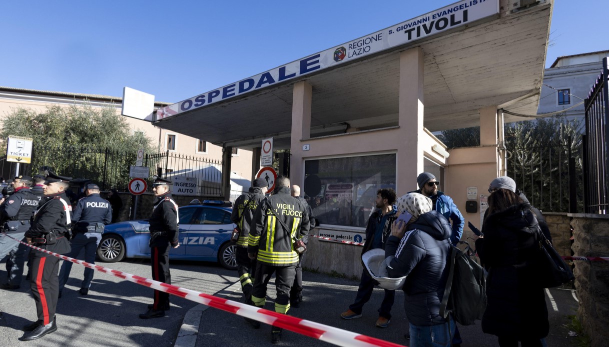 Ospedale di Tivoli, terrore in rianimazione: malati intubati mentre fiamme e fumo avanzavano