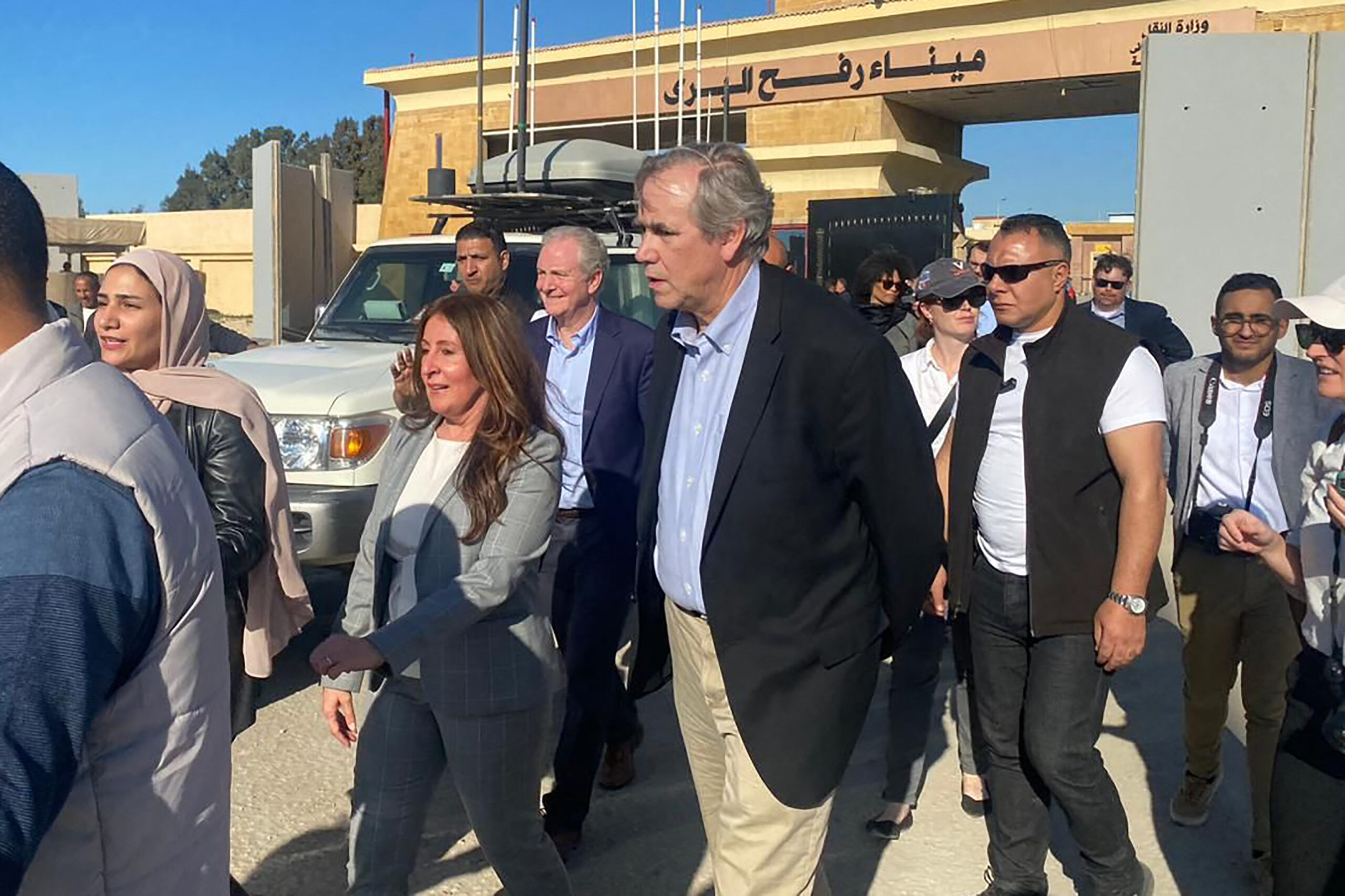 Due senatori Usa accusano Israele: "Ostacola gli aiuti umanitari a Gaza con ispezioni arbitrarie"