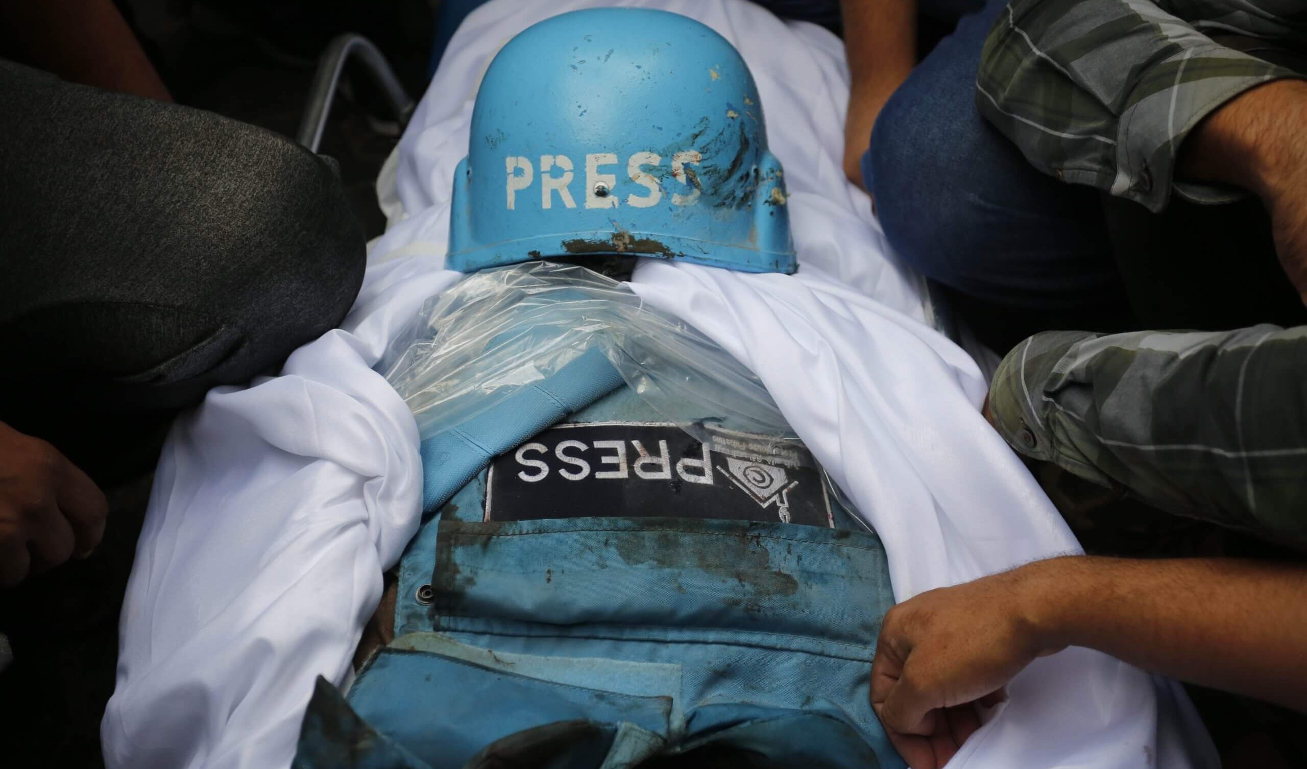 Giornalisti a Gaza: quando la pettorina con scritto 'press' diventa un bersaglio