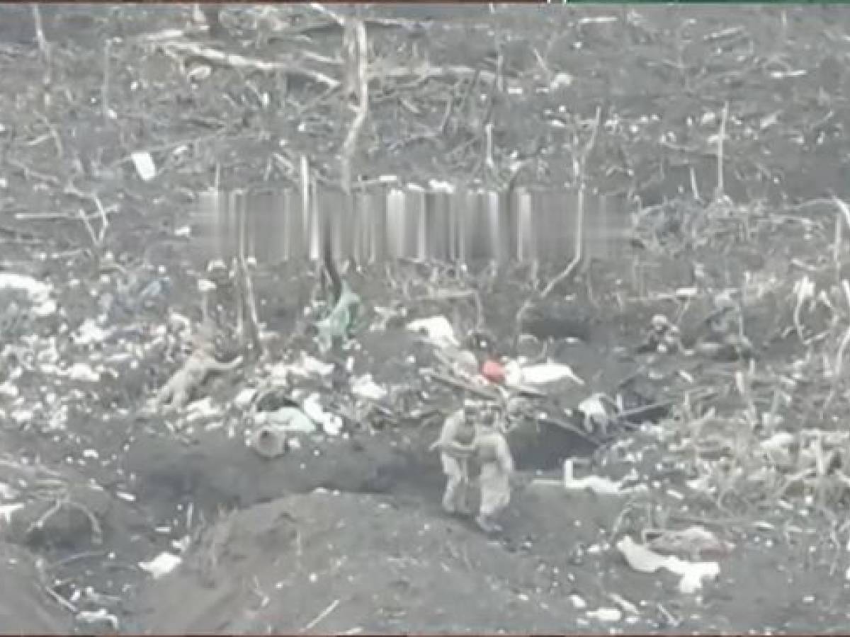 Tre soldati ucraini presi prigionieri da soldati russi ed eliminati a freddo