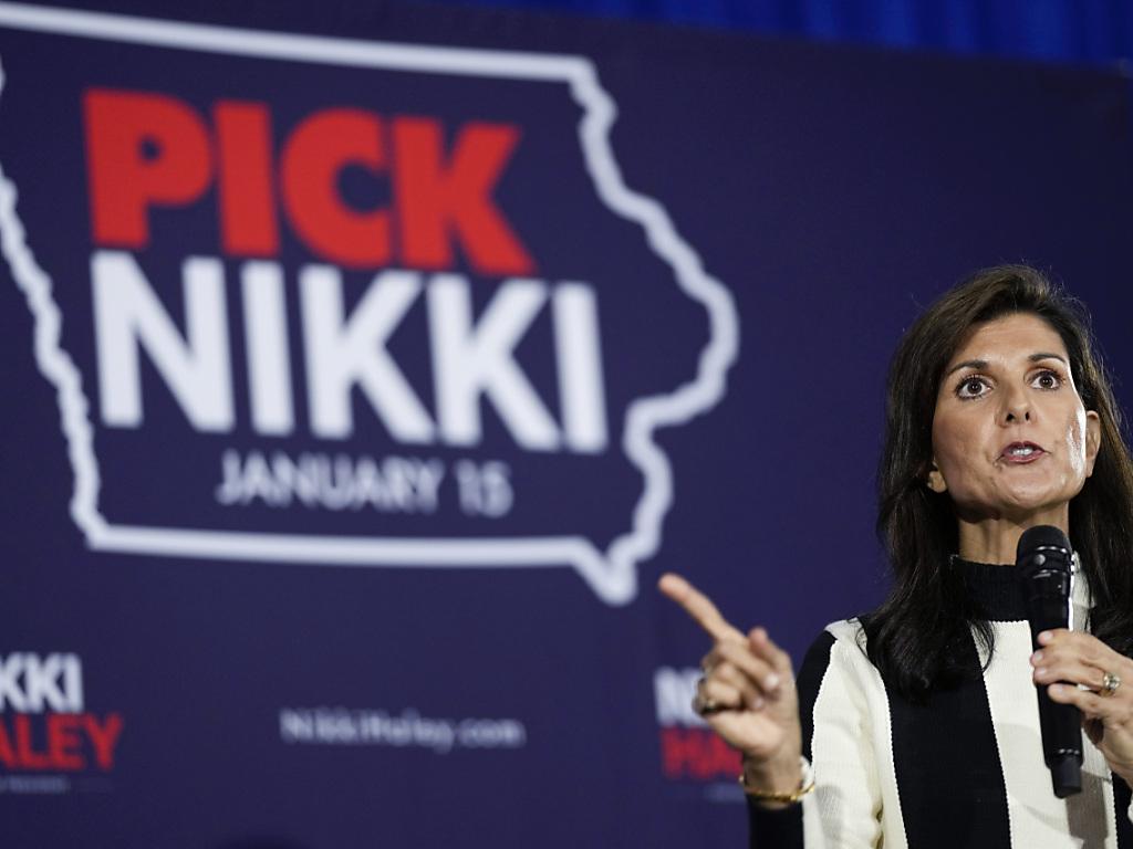 Nikki Haley attacca Trump per il suo silenzio dopo la morte di Alexei Navalny