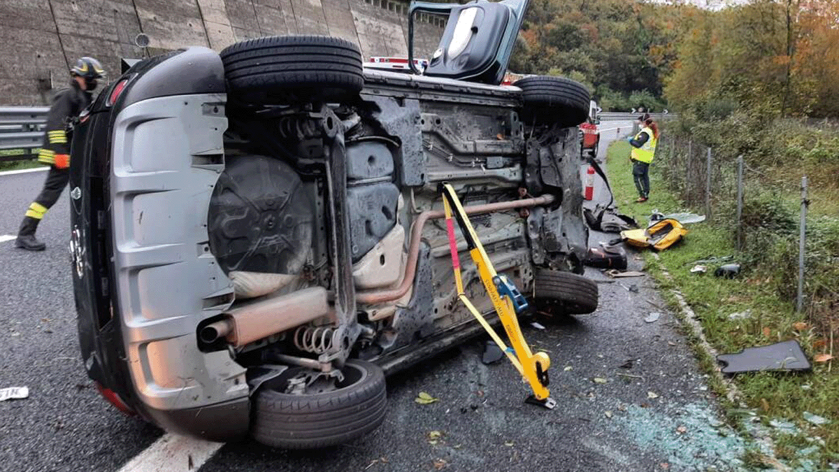 Ennesimo maxi-tamponamento in autostrada, sull'A12 il bilancio è di un morto e sei feriti (di cui uno gravissimo)