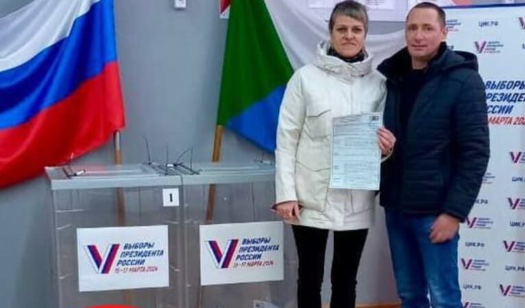 Elezioni in Russia: i brogli si vedono in maniera chiara anche nelle foto ricordo