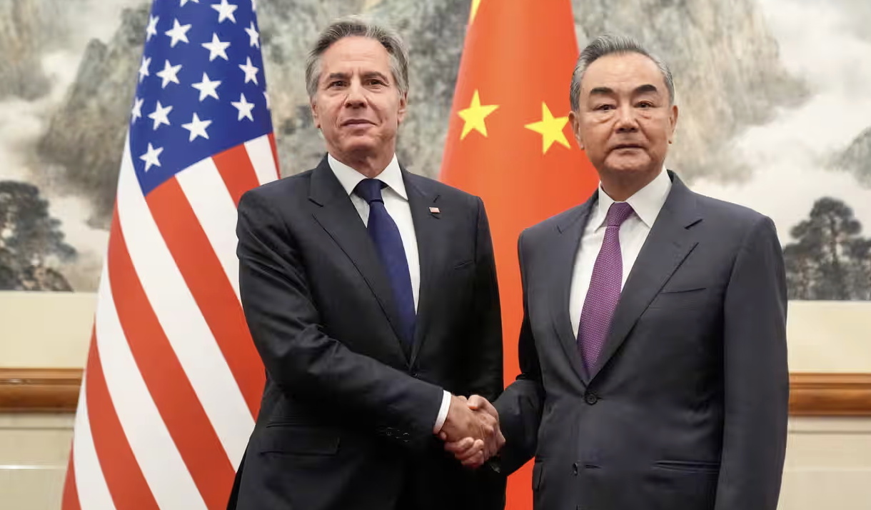 Il ministro degli Esteri cinese a Blinken: "Le relazioni tra Cina e Stati Uniti rischiano di peggiorare"