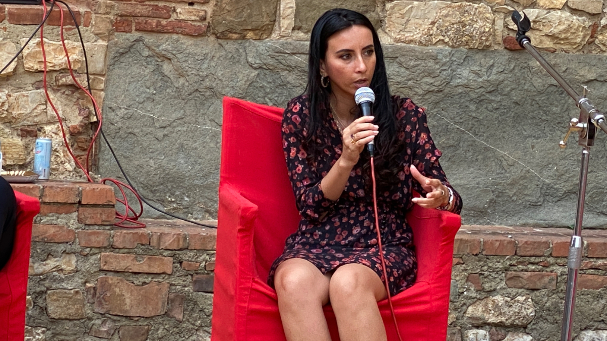 Sara Lucaroni Il coraggio di raccontare le guerre in presa diretta