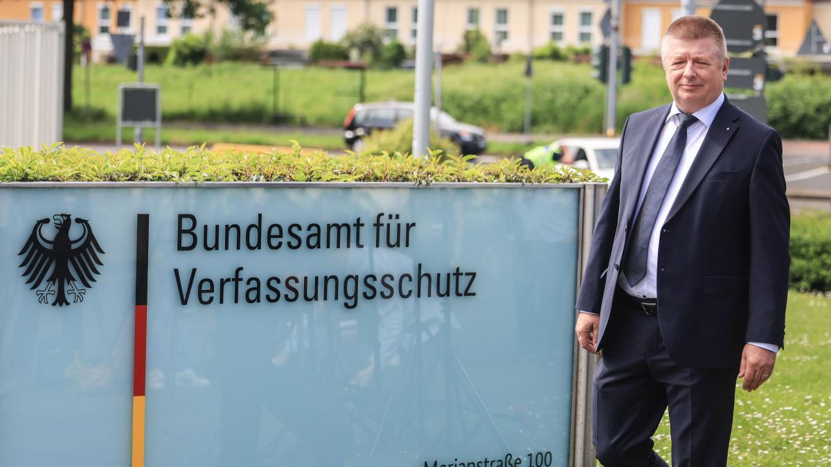 Gli 007 tedeschi denunciano l'iper attività dei servizi segreti russi per reclutare spie in Germania