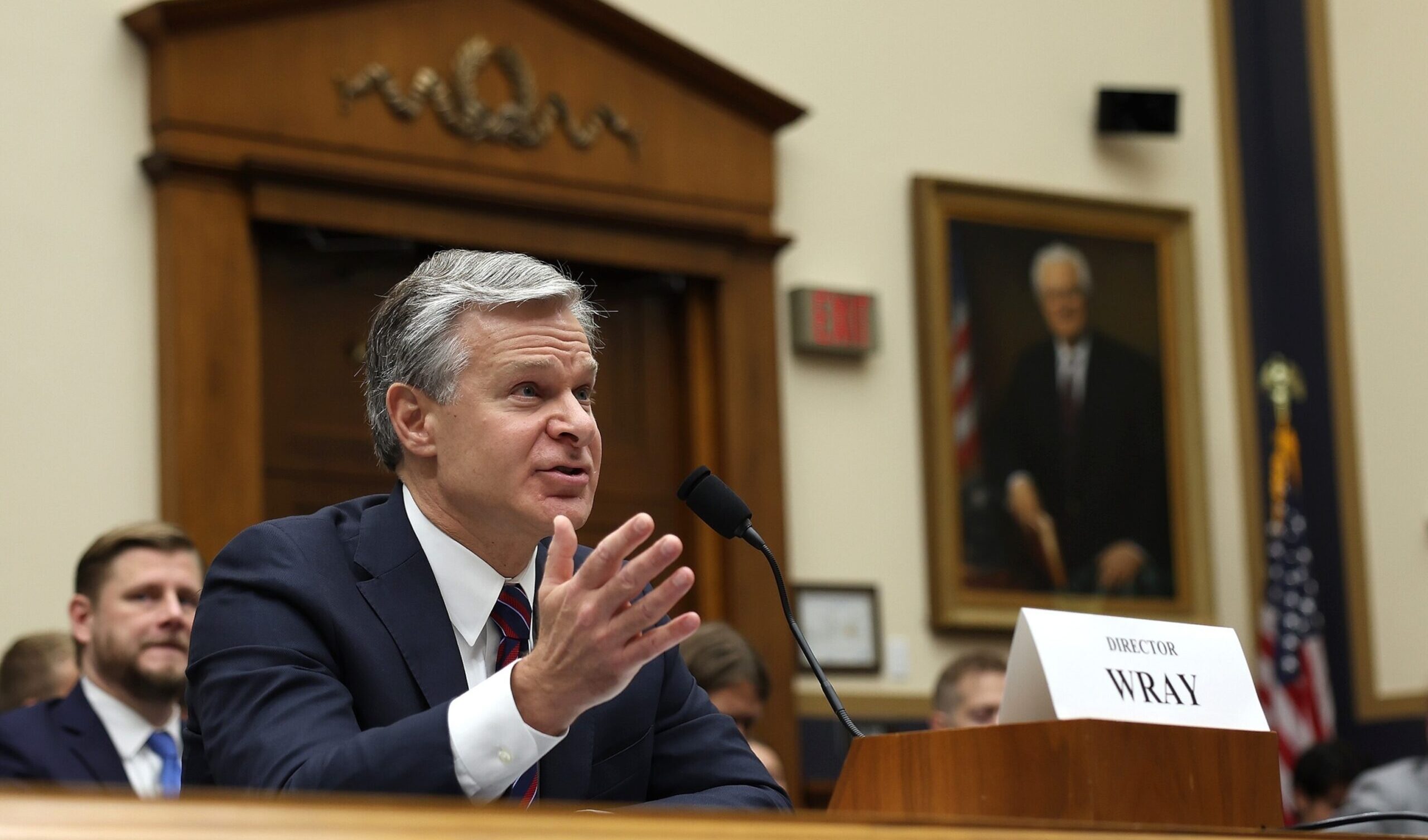 Il direttore dell'Fbi dubbioso sul fatto che Trump sia stato colpito da un proiettile all'orecchio