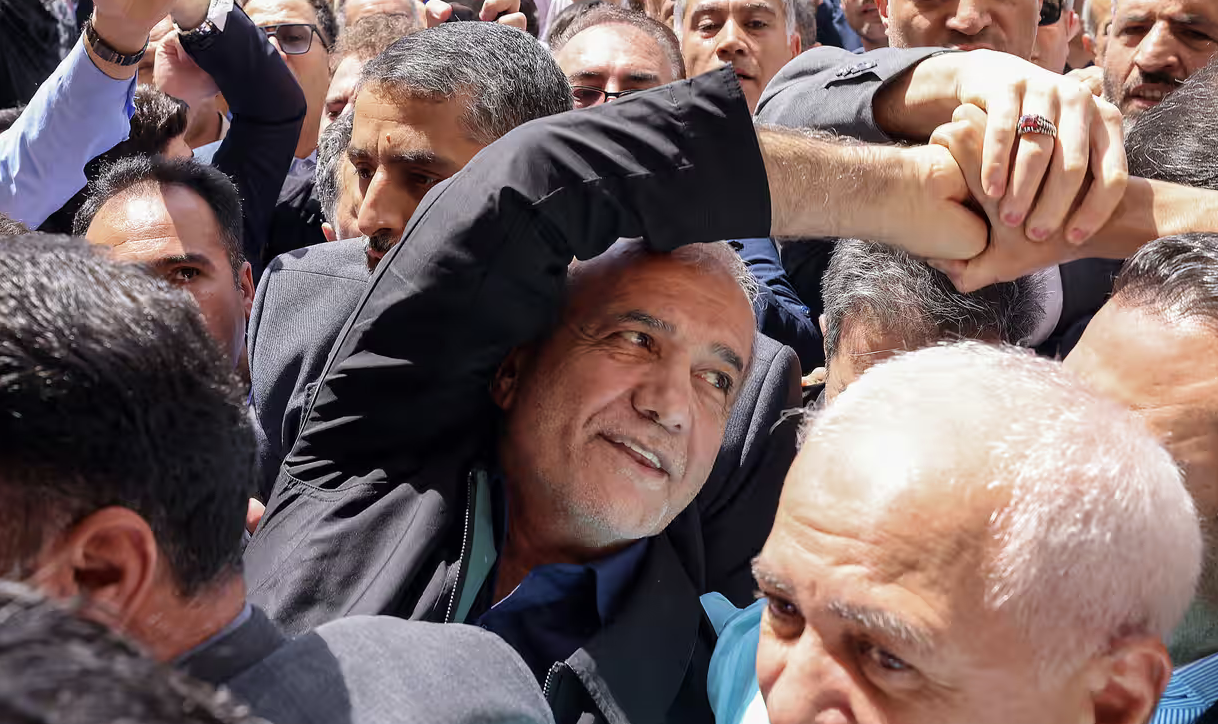 Iran, il riformista Pezeshkian ha trionfato nel ballottaggio delle presidenziali