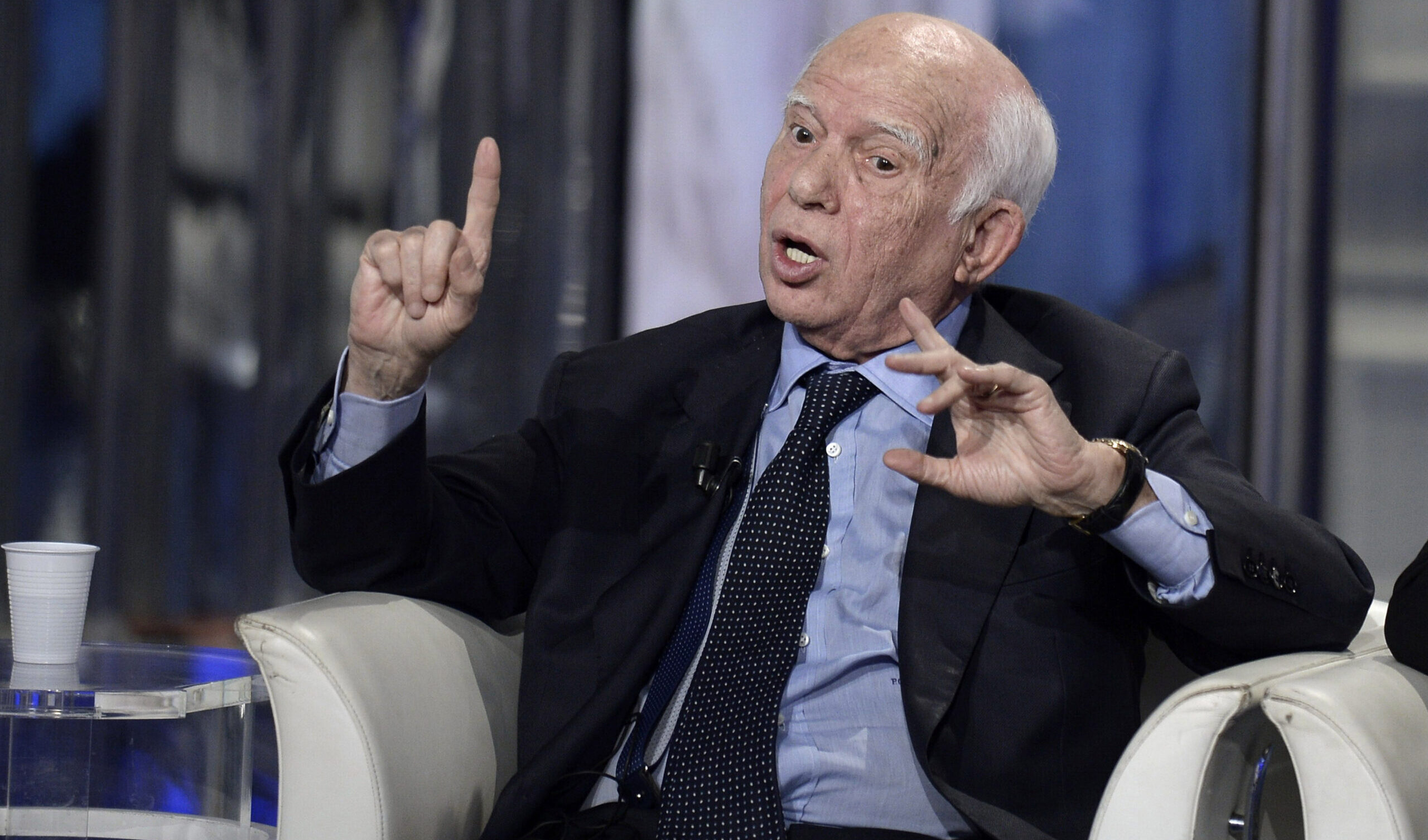 Cirino Pomicino contro Meloni: "Chi toglie libertà al Parlamento prima o poi la toglierà anche al paese"