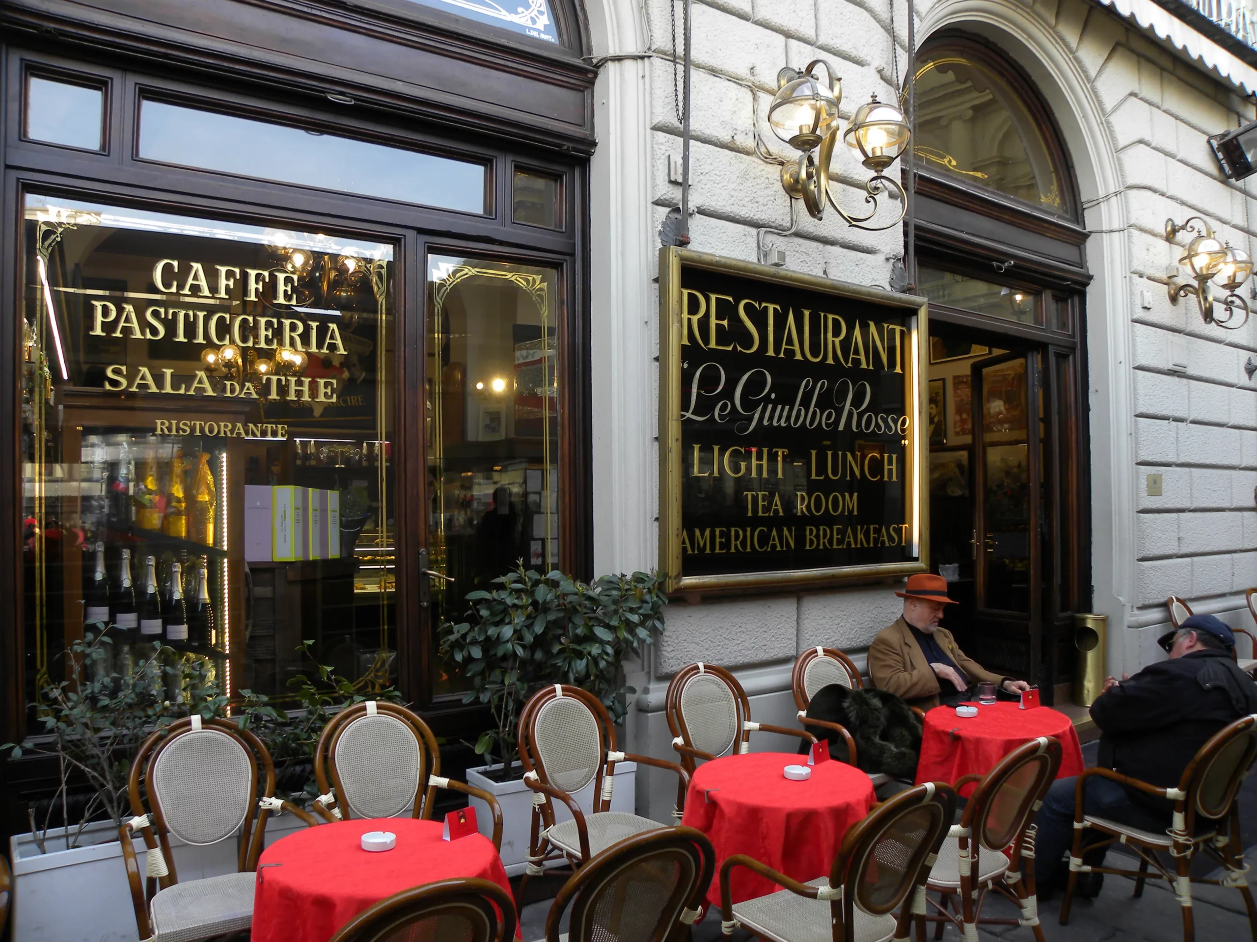 Caffe-Giubbe-Rosse-scaled A Firenze riapre lo storico caffè “Le Giubbe Rosse”