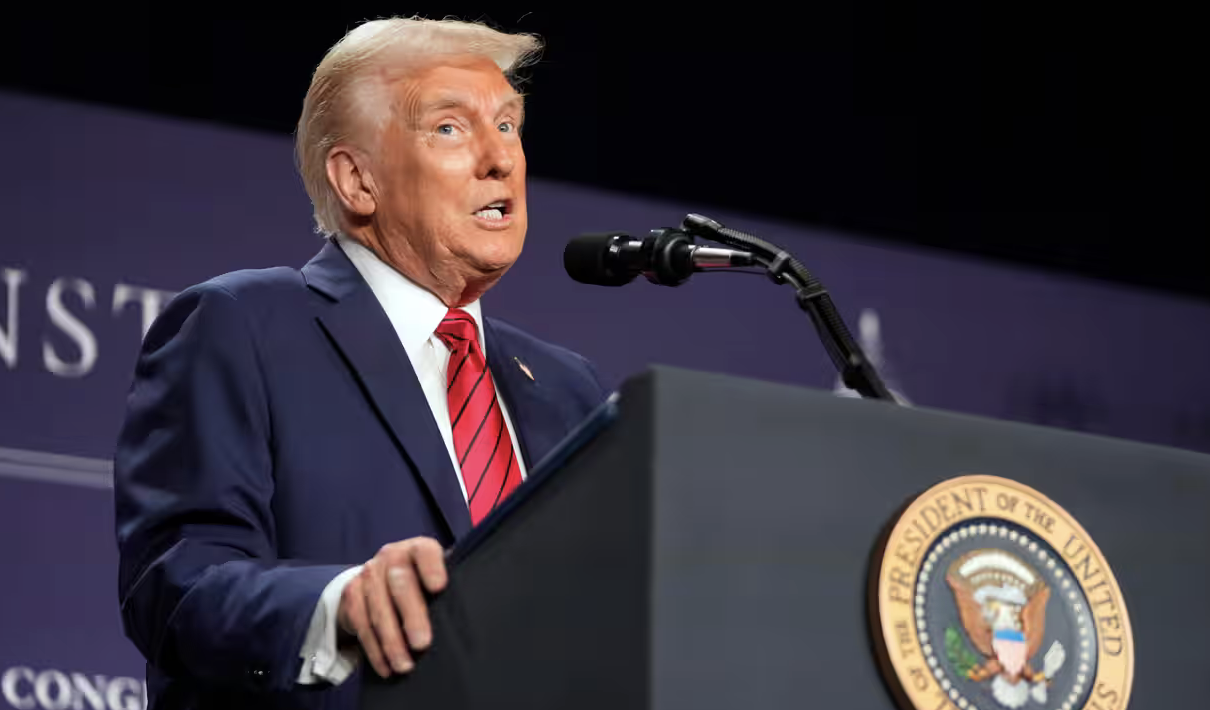 Trump non vuole Zelensky negli incontri con la Russia: forse pensa di essere anche il presidente dell'Ucraina Trump non vuole Zelensky negli incontri con la Russia: forse pensa di essere anche il presidente dell'Ucraina