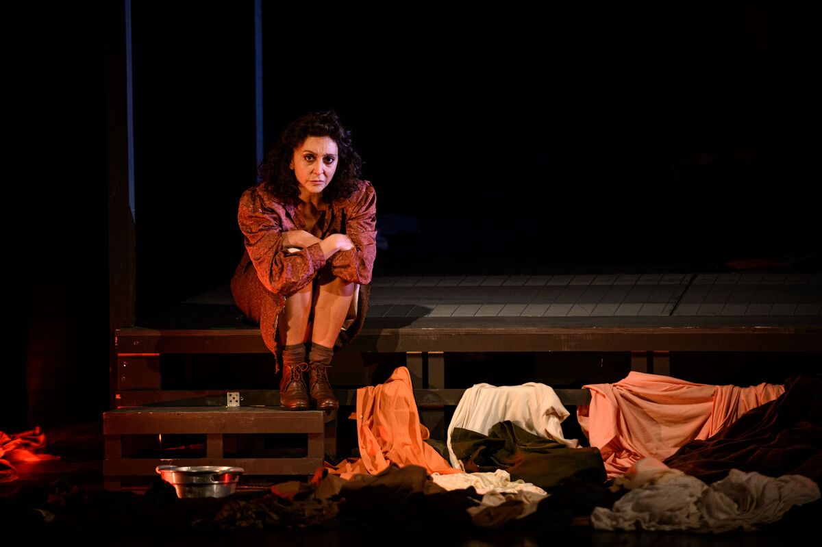 Paola Minaccioni – Elena, la matta – Ph Guglielmo Verrienti Paola Minaccioni - Elena, la matta - recensione di Alessia de Antoniis