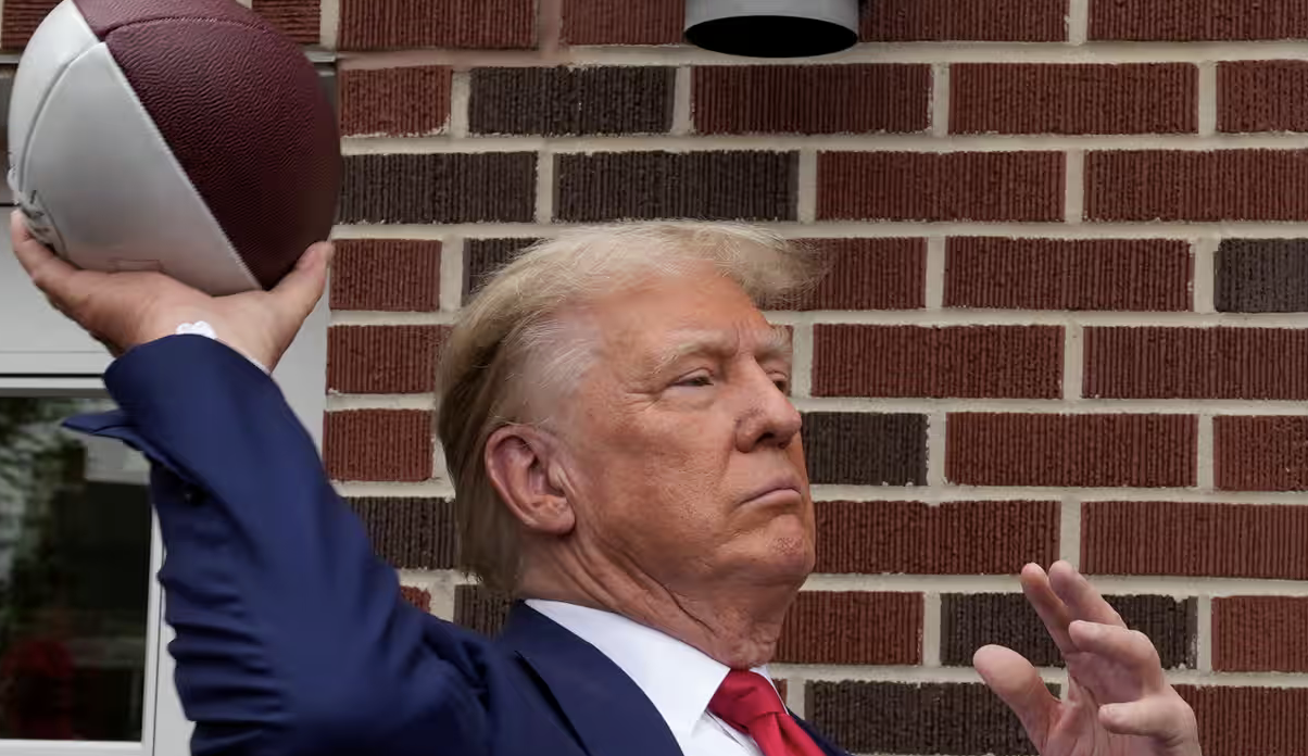 Trump l'aspirante dittatore che sul terzo mandato da presidente 'non scherza' Trump l'aspirante dittatore che sul terzo mandato da presidente 'non scherza'