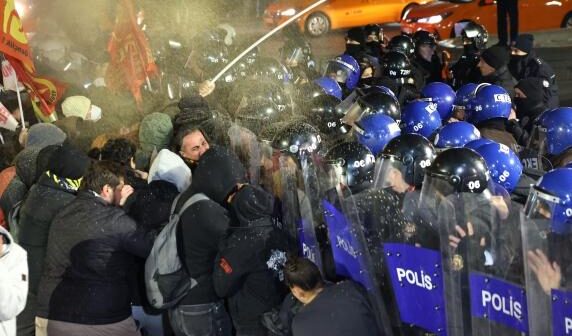 Elon Musk tifa per la repressione di Erdogan: X sospende gli account di esponenti dell'opposizione