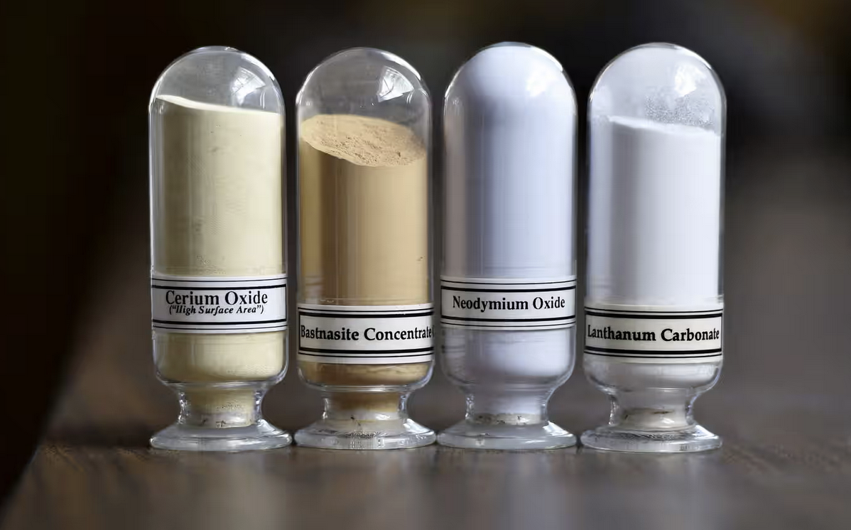 Stati Uniti e Russia iniziano i negoziati per spartirsi le ricchezze dell'Ucraina