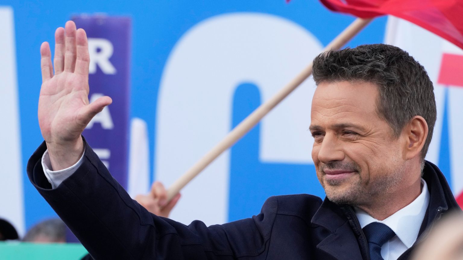 Il liberale Trzaskowski primo di misura alle presidenziali in Polonia: ma al ballottaggio sarà dura