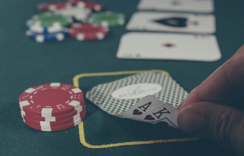 La Mentalità nel Poker e l'Arte di Mantenere la Calma nell'Era Digitale