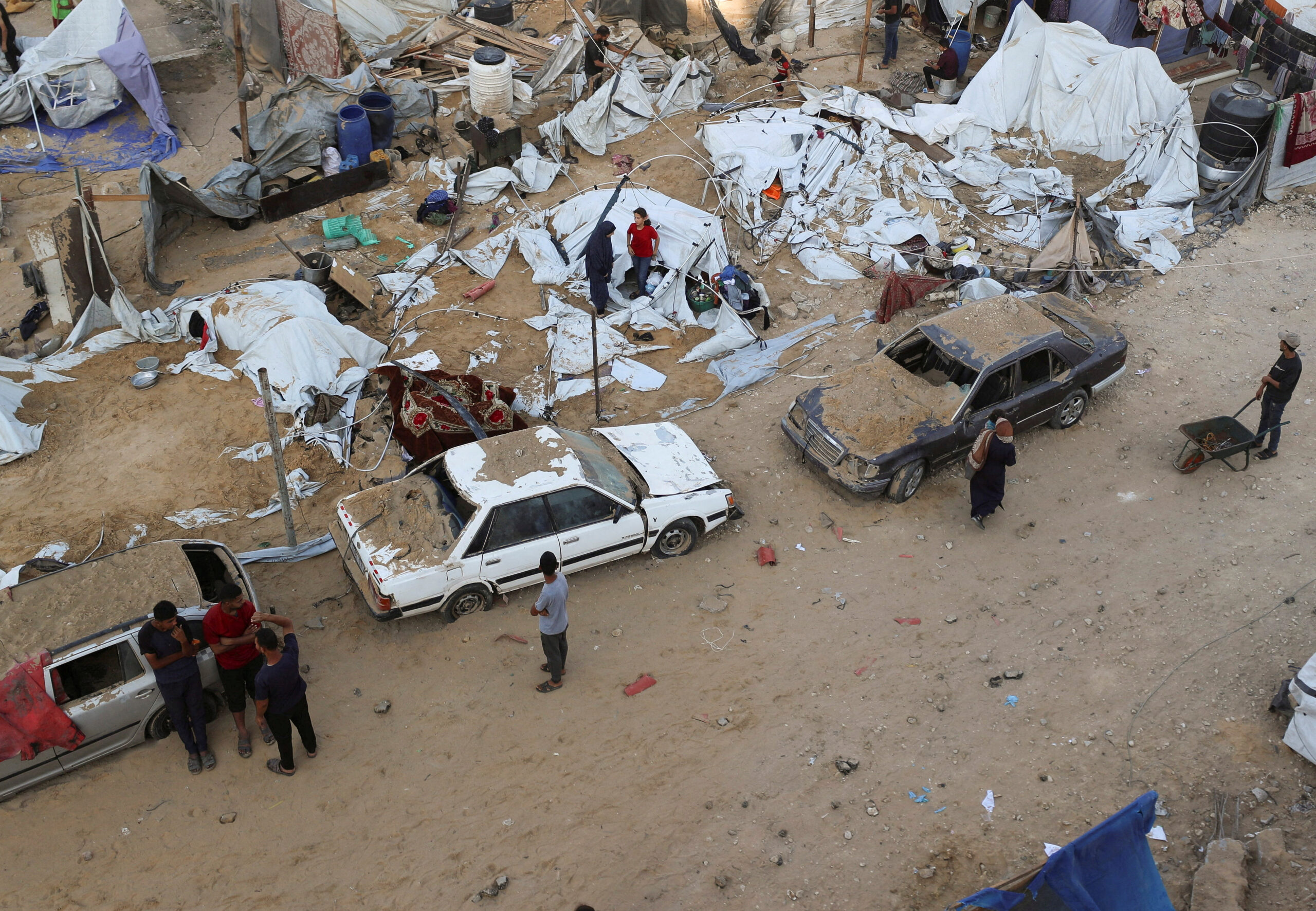 Gaza, strage di bambini sotto le bombe: 20 morti in poche ore