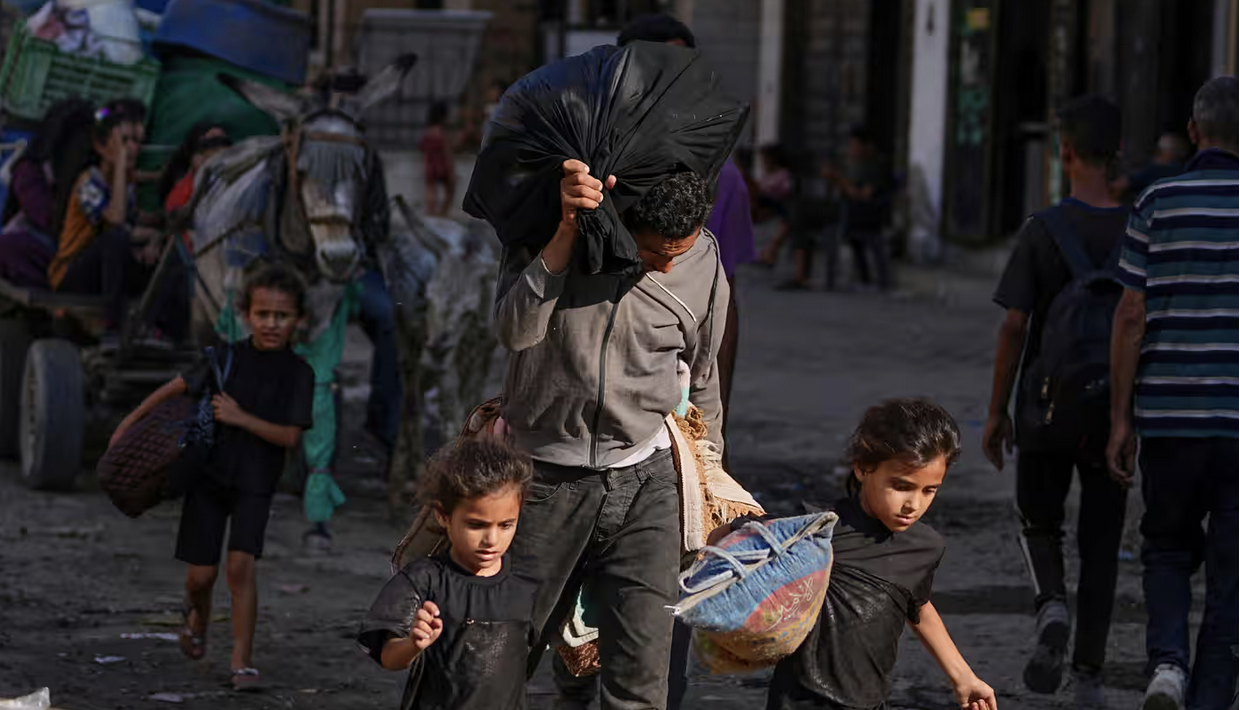 Pioggia di bombe su Gaza City, 68 morti: Israele bombarda dopo aver ordinato l’evacuazione