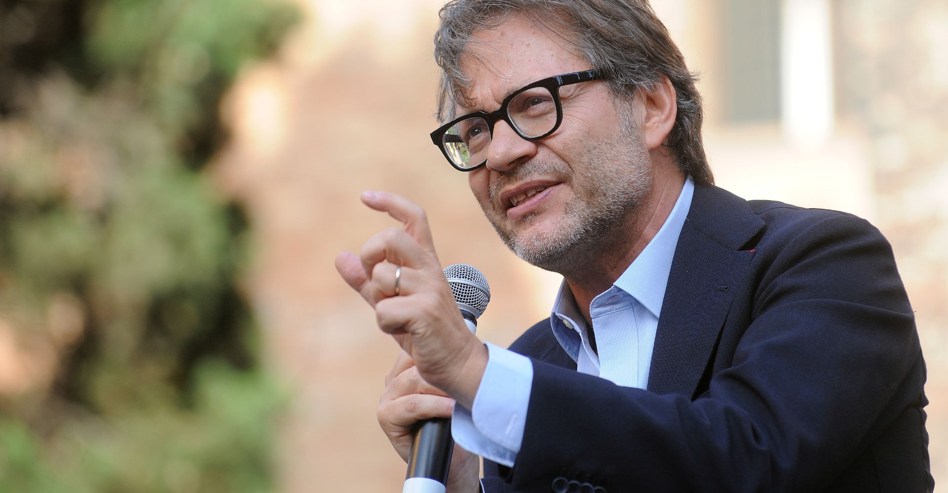 Fratellanza e sorellanza come scelta d’amore e responsabilità, non come vincolo di sangue o di natura