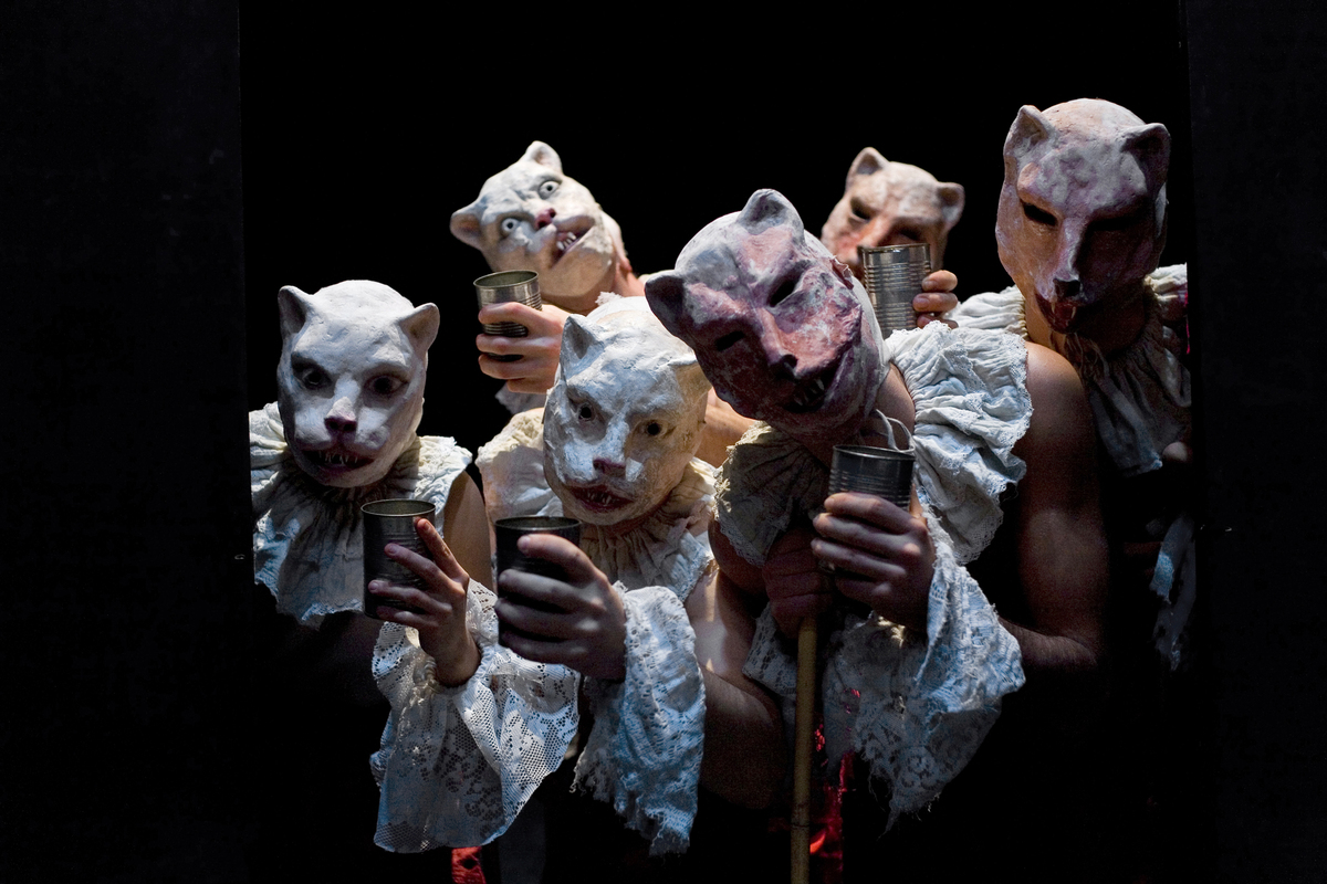 Pinocchio apre il Ginesio Fest con una parabola della crudeltà