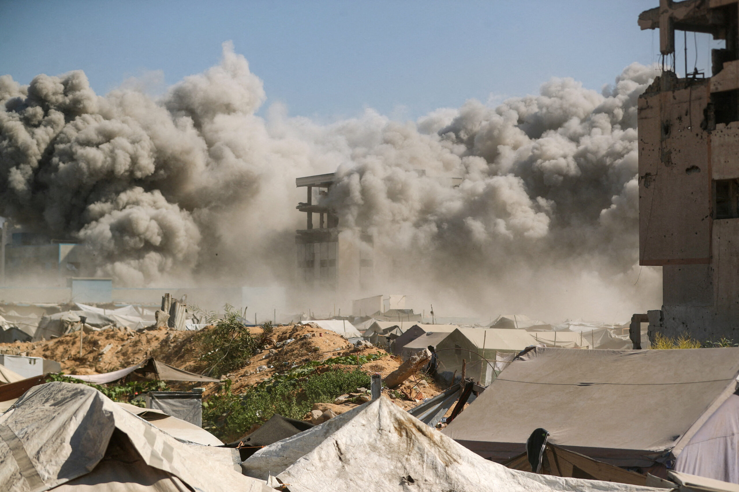 L'esercito israeliano dice che 200.000 palestinesi sono già stati costretti a lasciare Gaza City