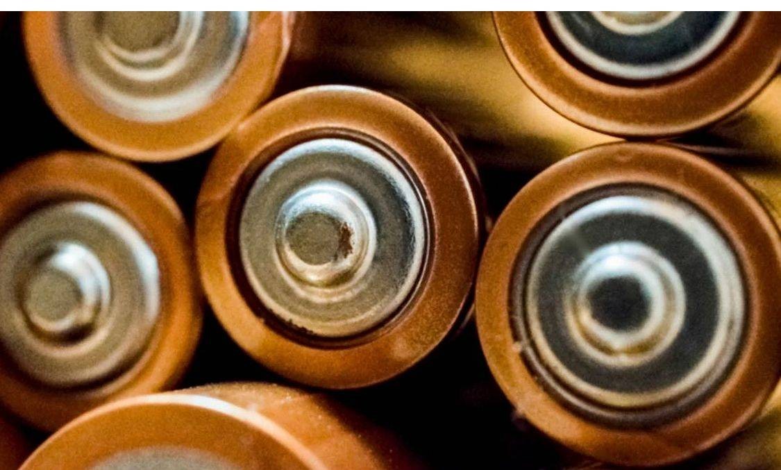 Batterie, geopolitica e diritti: come ridurre la pressione su litio, cobalto e terre rare