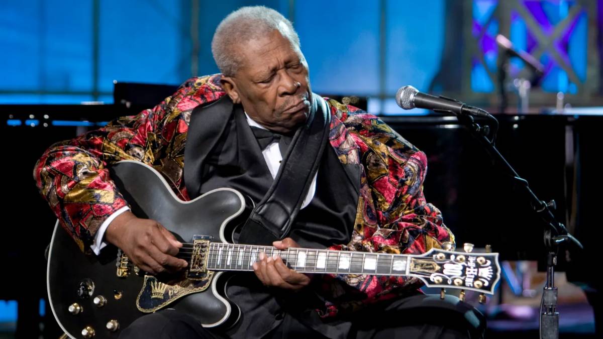 B.B. King, cento anni di blues: l’uomo che trasformò il lamento degli schiavi in voce universale