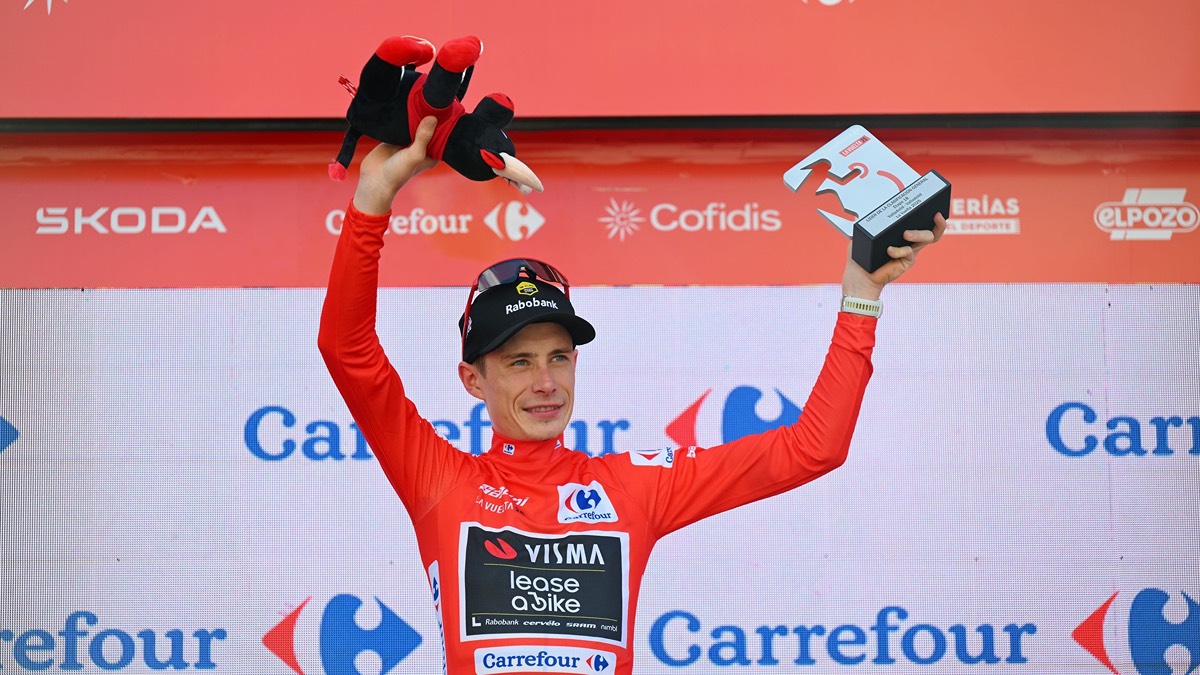 Vingegaard vince una Vuelta particolare in mezzo alle bandiere della Palestina